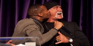 Marlon Wayans Kisses Hulk Hogan